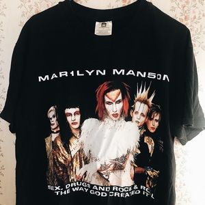 Vintage Marilyn Manson tour shirt.